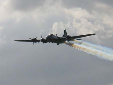 B17 in volo