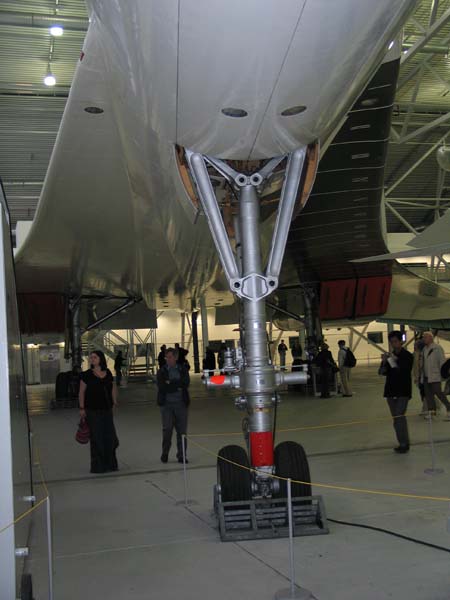Sotto il Concorde numero 001